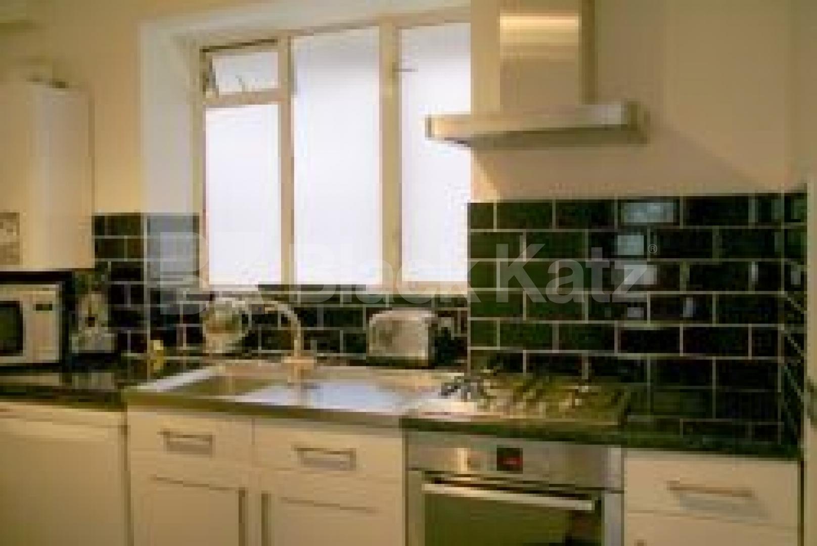 			1 Bedroom, 1 bath, 1 reception Flat			 Pentonville Road, ANGEL